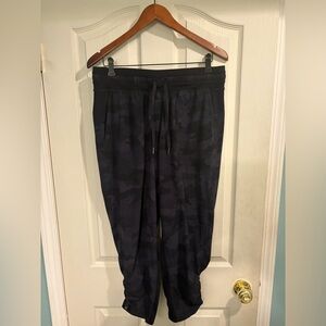 lululemon athletica women’s Black Camo Pants